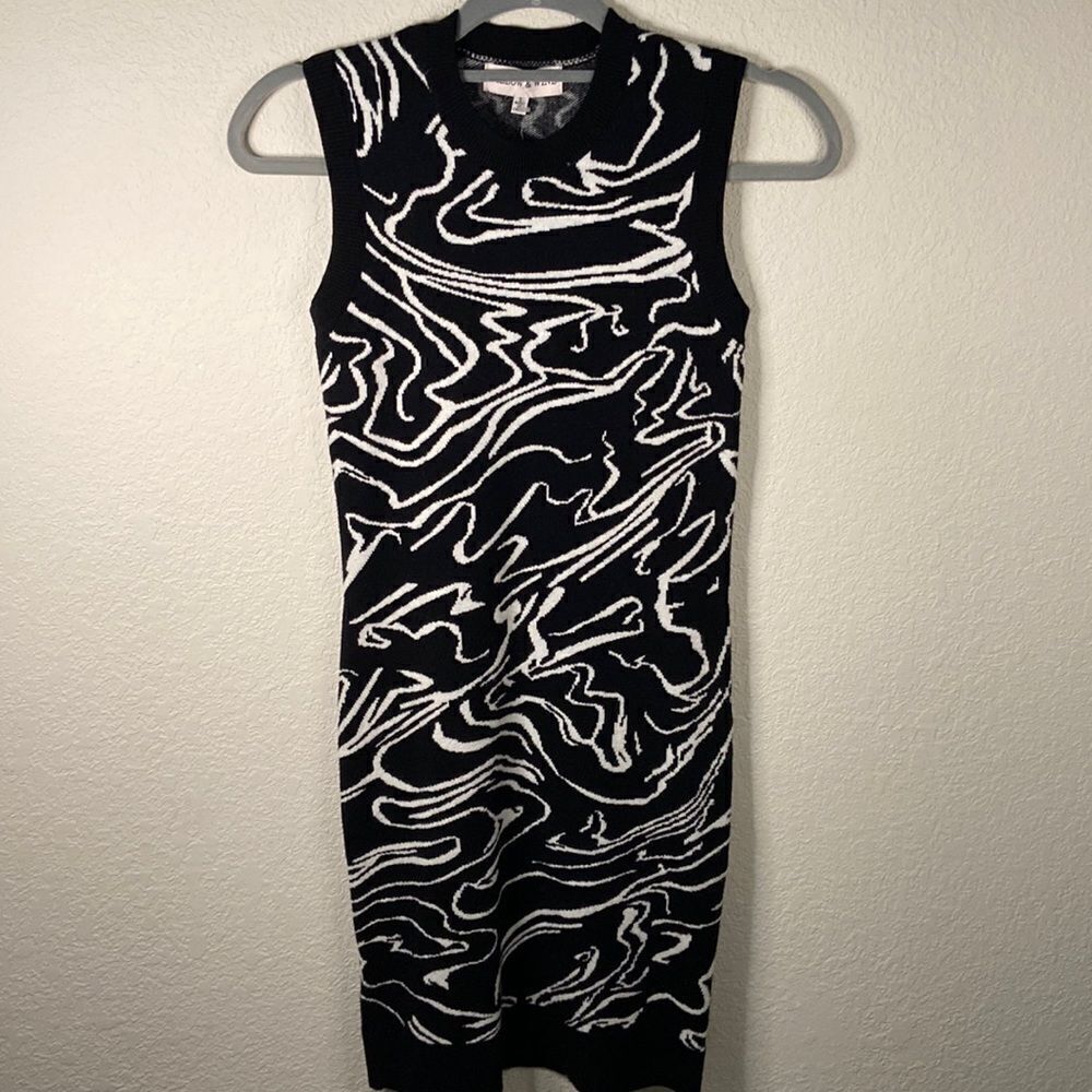 NWT Willow & Wind Wave Printed Dress size Small